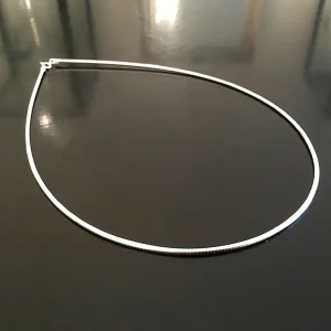 Halvstel silverkedja (1,5 mm)