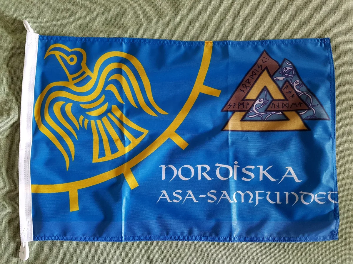 Fasadflagga Asa-samfundet samt olika distriktsflaggor - Bild 2
