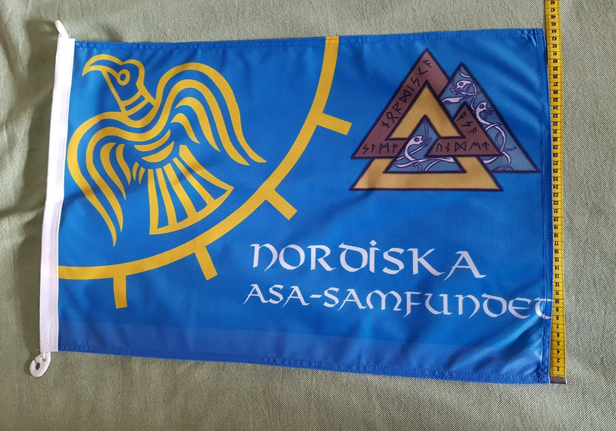 Fasadflagga Asa-samfundet samt olika distriktsflaggor - Bild 3